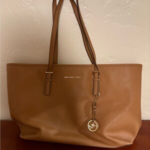 Michael Kors Jet Set Tote